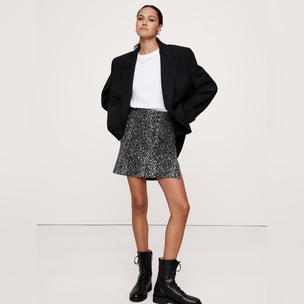Banana Republic Black and White Merino Jaquard Sweater Mini Skirt
